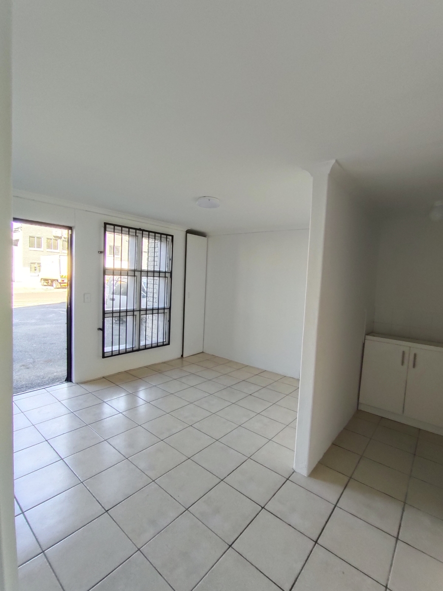 To Let Commercial Property for Rent in Okavango Park Western Cape